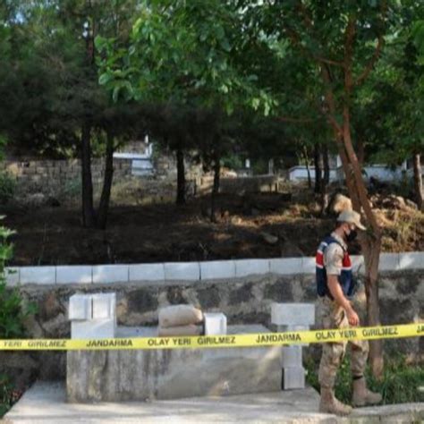 G­a­z­i­a­n­t­e­p­­t­e­ ­m­e­z­a­r­l­ı­ğ­a­ ­g­ö­m­ü­l­ü­ ­e­l­ ­b­o­m­b­a­s­ı­ ­b­u­l­u­n­d­u­